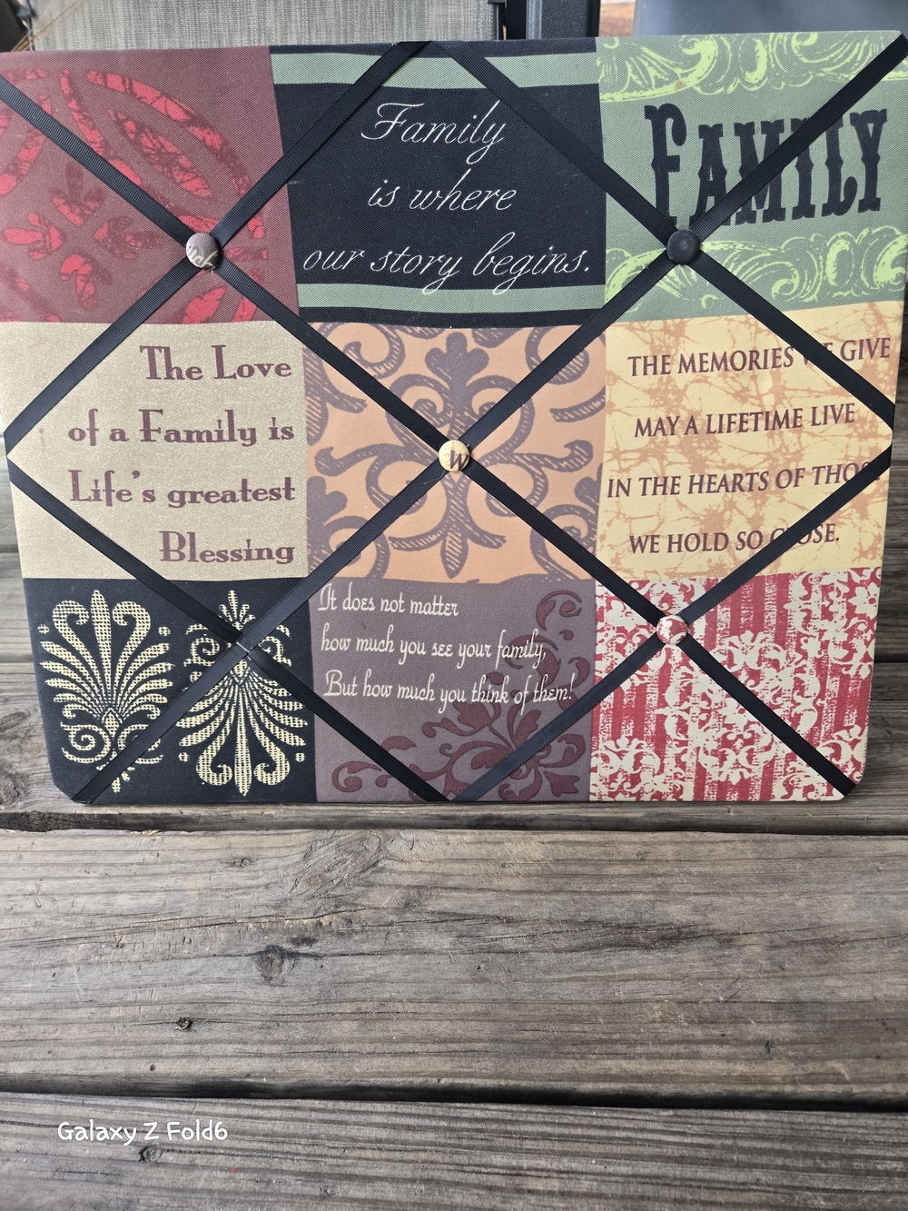 Family Quote Ribbon Memo Board – Multicolor